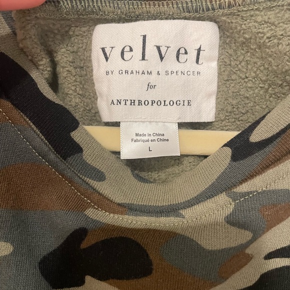 Velvet by Anthropologie Camo Puff Sleeve Sweatshirt top - Picture 3 of 3